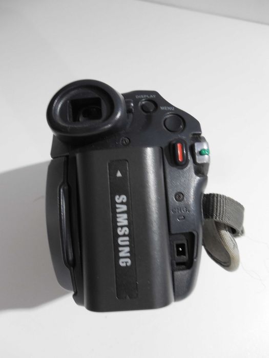 Vand camera digitala MiniDV Samsung VP-D371W cu incarcator si cablu AV