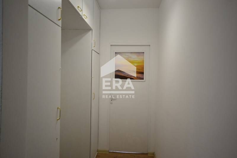 Дава се под наем Тристаен апартамент в Хасково, Куба - 75 кв.м за 331.5 € - Снимка #2