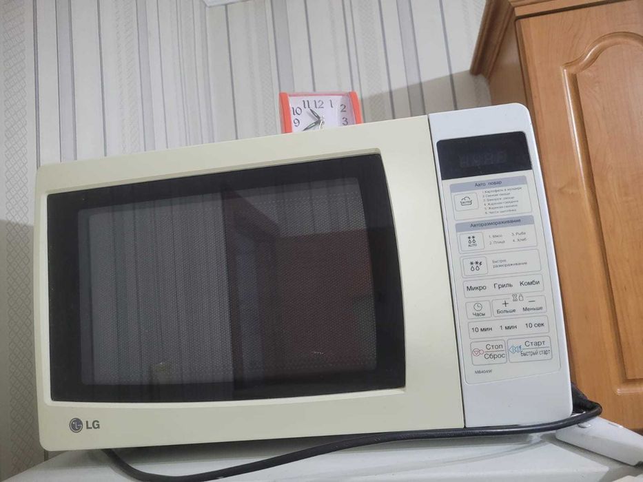 Холодильник и микроволновка