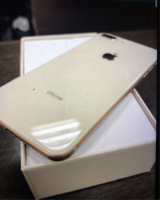 Продам айфон 8+ в идеальном состаянии