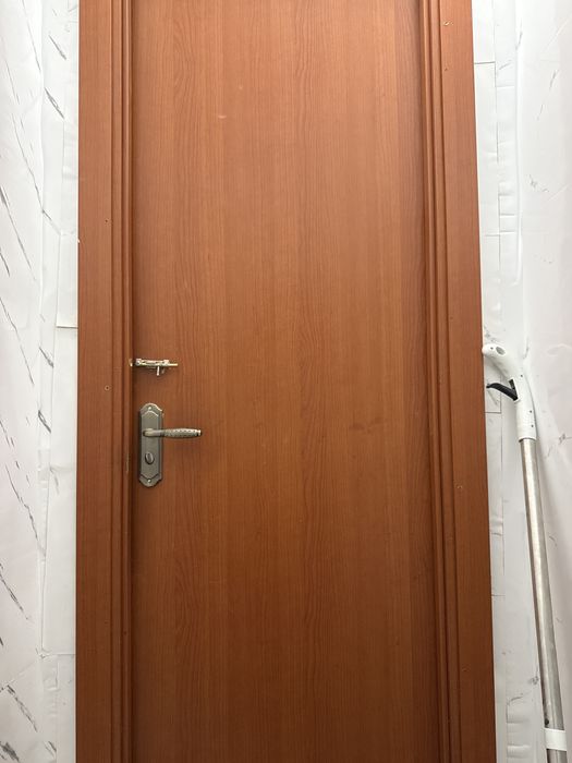 Продам 2 двери для ванны и туалета
