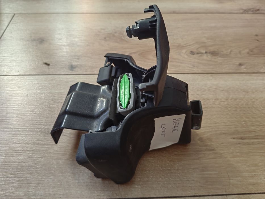 Thule kit 5009 pentru WV Golf 5 și 6; Thule 754 Rapid system, Kit 1569 - Chevrolet Cruze, 4dr Sedan 2009