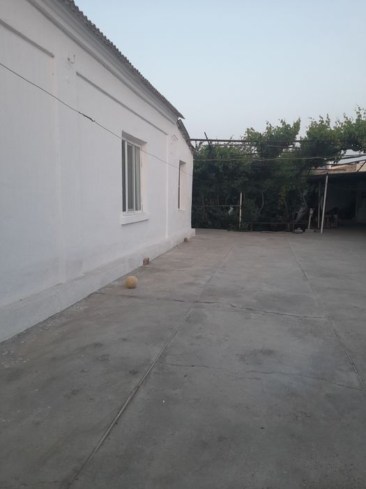 Ромитан центрдан участка сотилади.