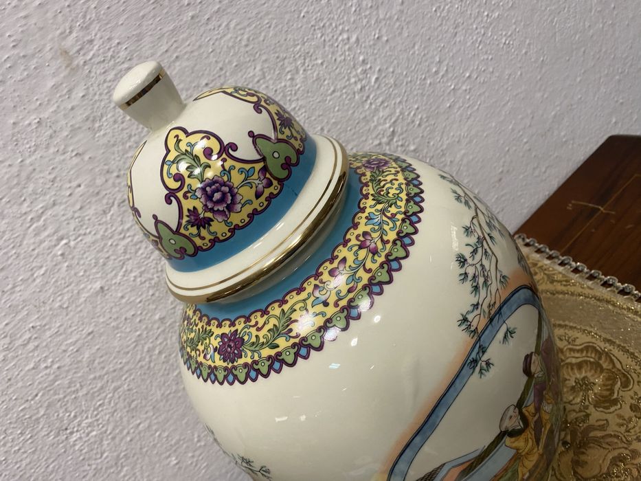 Голяма китайска ваза от костен порцелан