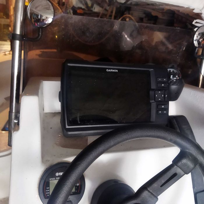 Продавам сонар Garmin striker 9sv
