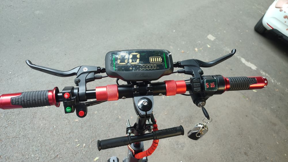 Trotineta electrica 2025 ca  noua