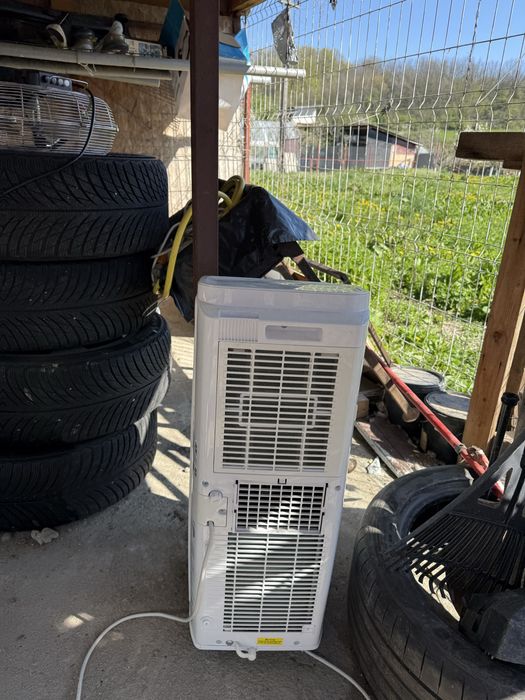 Aer conditionat portabil cu tubulatură de evacuare