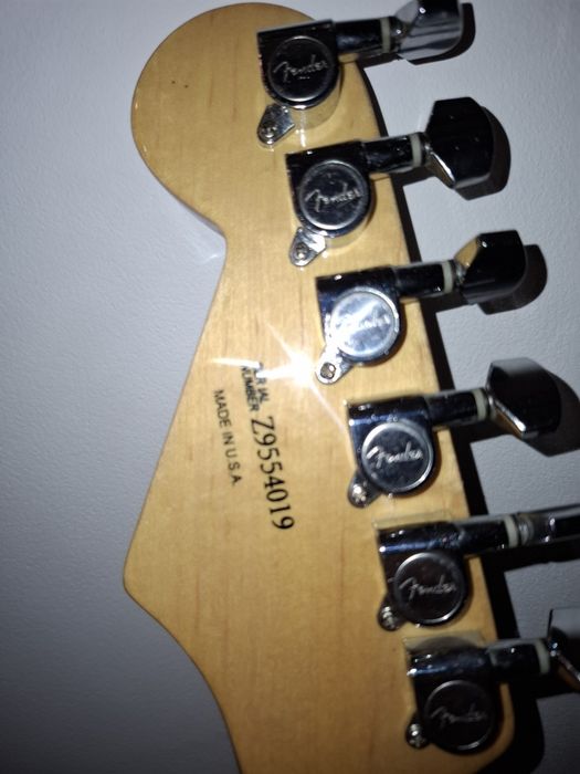 Злектрогитара Fender Stratocaster.