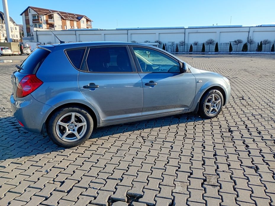 Vând KIA CEED 1.6 diesel,schimb cu camioneta