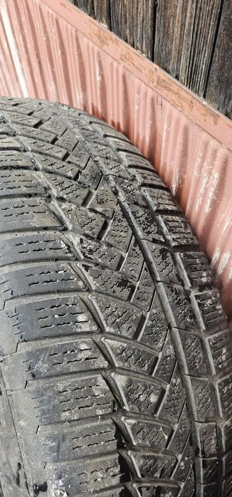 2 бр. зимни гуми Continental 225/ 65 R17