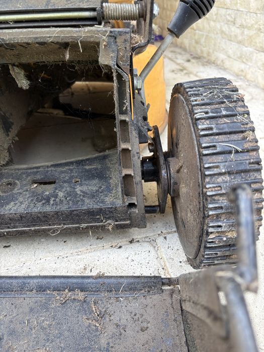 Mașină de tuns gazon autopropulsată Zongshen XP160 – pentru reparație/piese