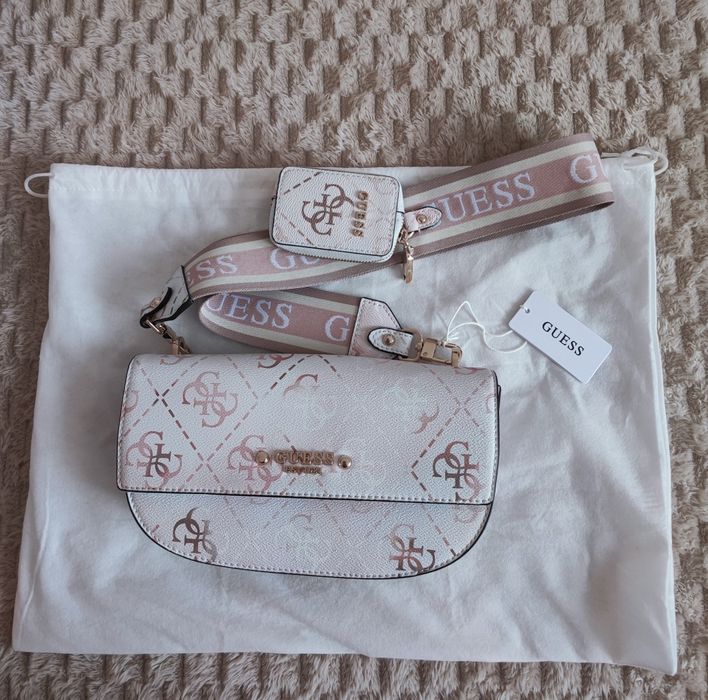 Дамска чанта Guess