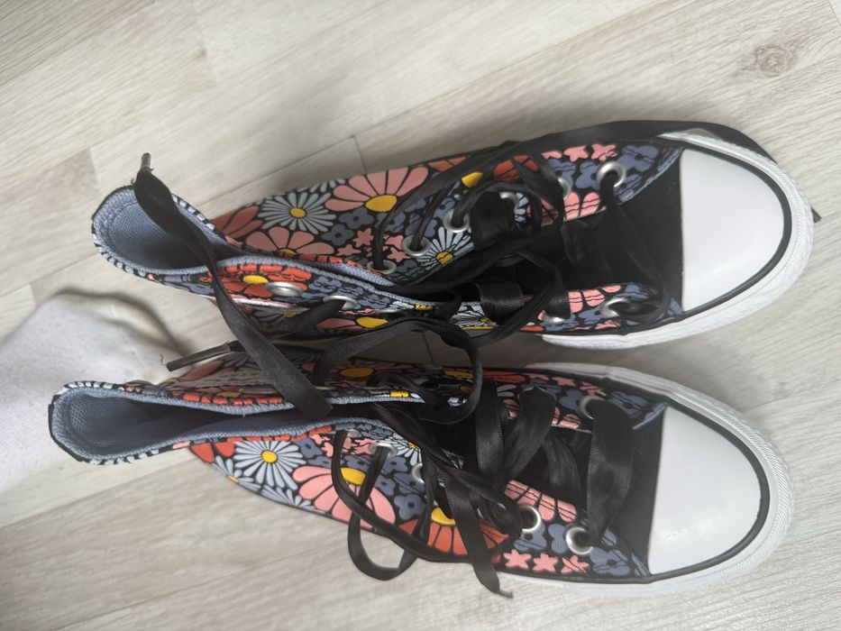 Converse lift platform floral hightop