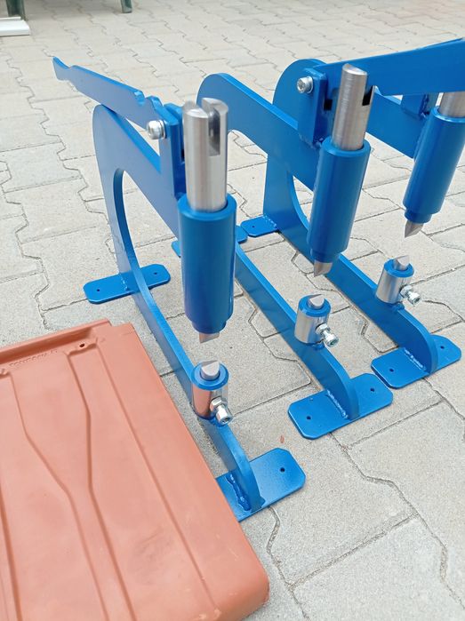 Продавам машина за рязане/чупене/на керемиди.гилотина за керемиди