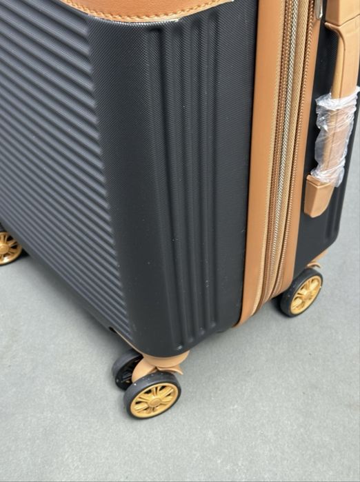 Новый Чемодан 110л