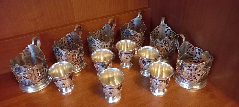 продам серебро лом на аффинаж. читайте описание звоните