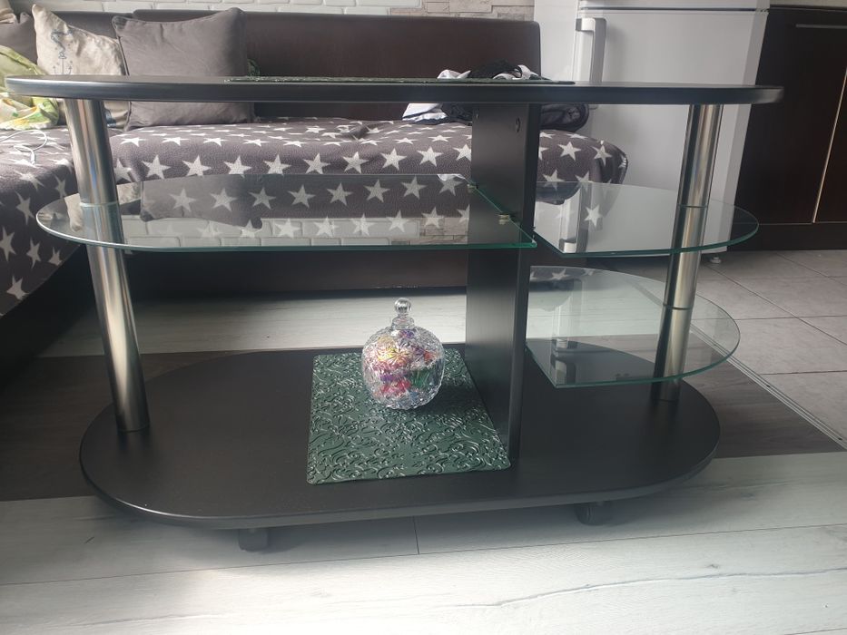 Маса за хол  или помощна маса