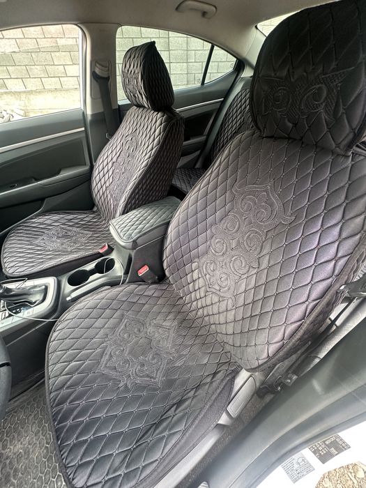 Чехлы в хорошем состояний универсальные