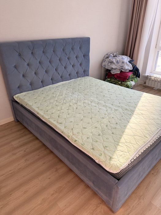 Двухспальная кровать