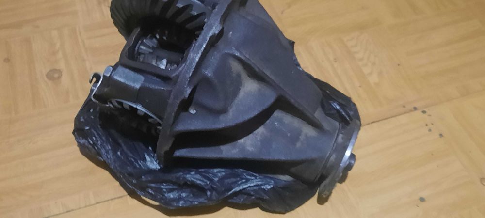 Продается редуктор заднего моста 35×9 в хорошем состоянии