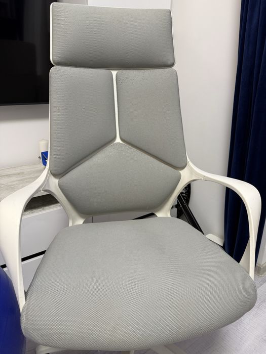 Scaun birou cu lombar si roti din silicon