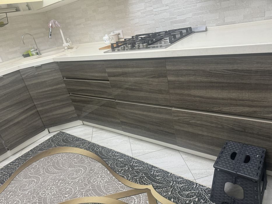 Продам кухонный гарнитур б/у