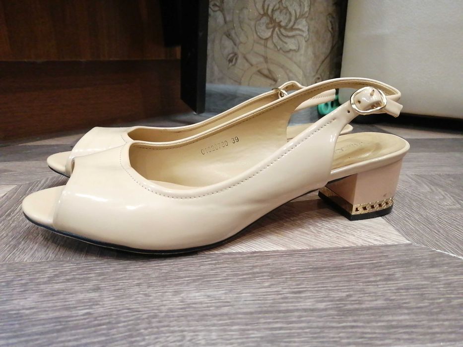 Продам туфли женские