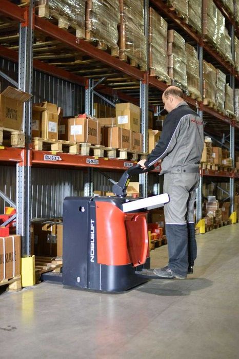 Транспортировщик (перевозчик) паллет