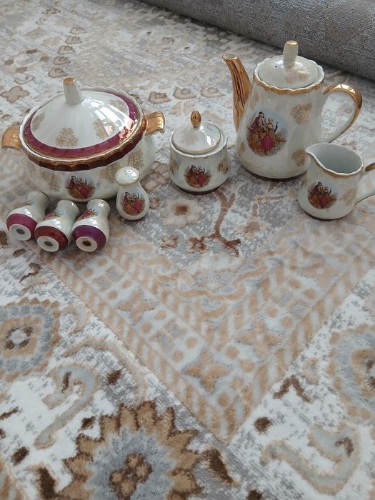 Сервиз столовый.