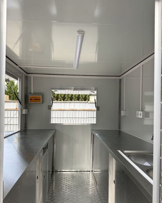 Rulota fast-food noua