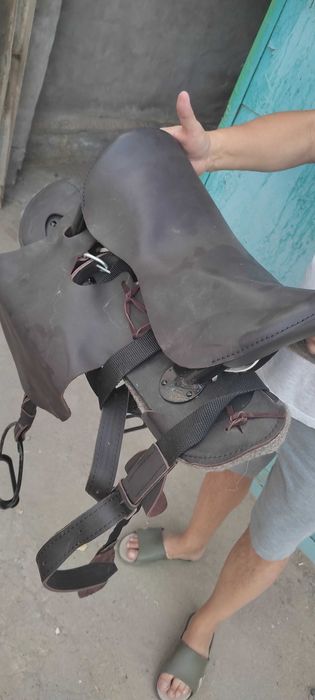 Сёдла кавалерийские. Для лошадей. новые, не использованы.