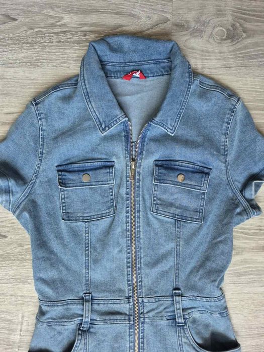 Оригинална дънкова рокля GUESS (размер XS)