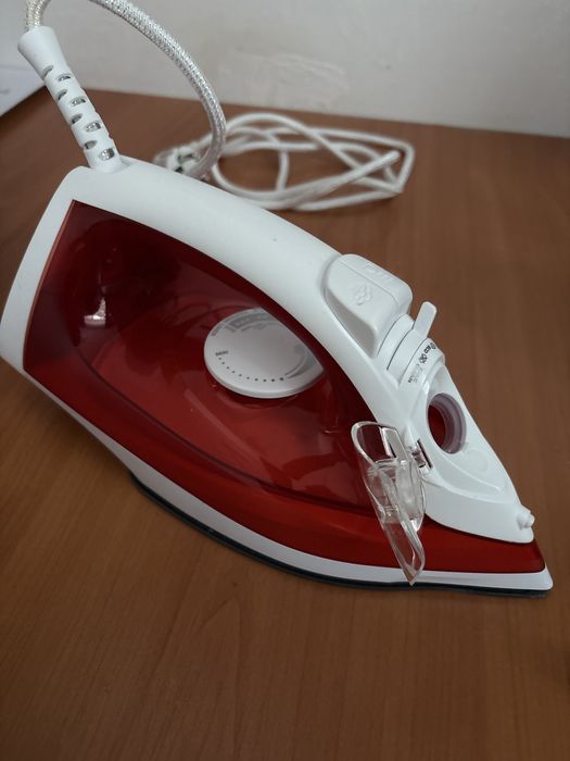 Утюг , абсолютно новый