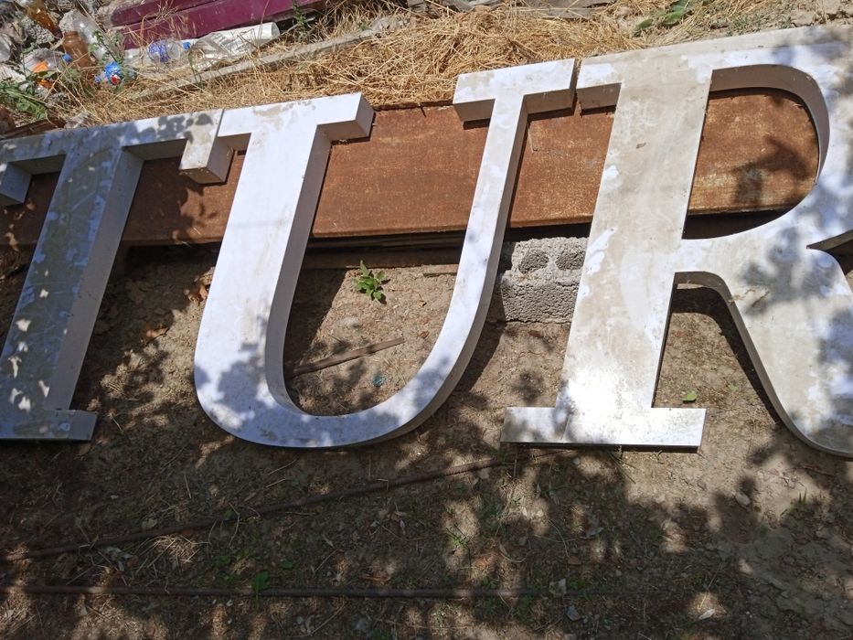 Reklama, Буквы продается .метан маркет  TURON .исик нон.смотри фото