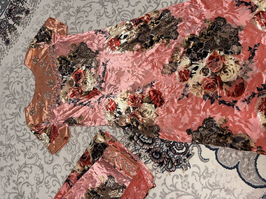 2 ta ansambl, 5 ta koylak. 800ming hammasi