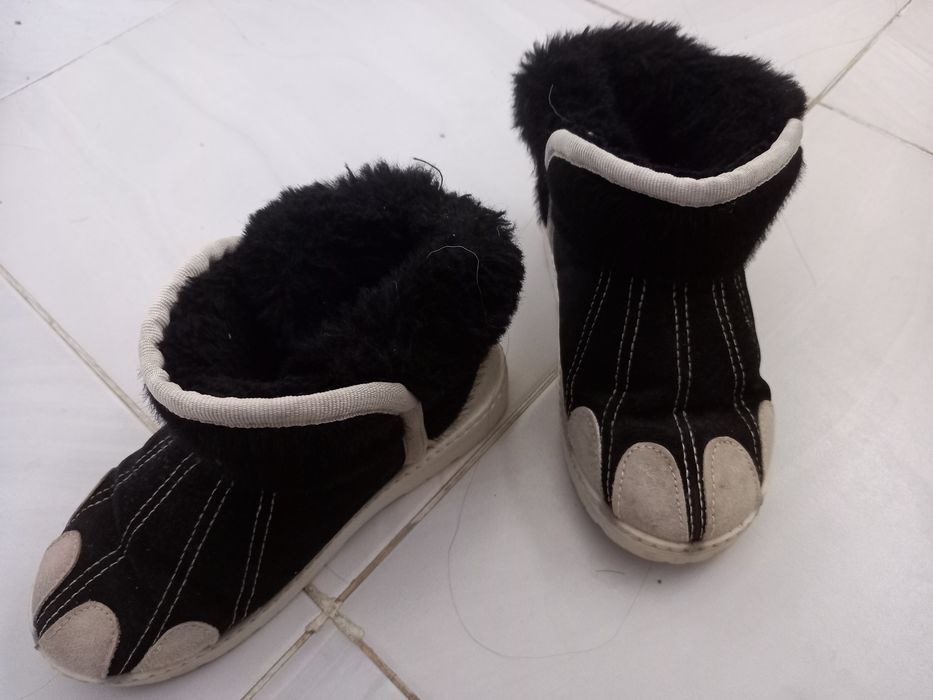 Зимний обувь красивый