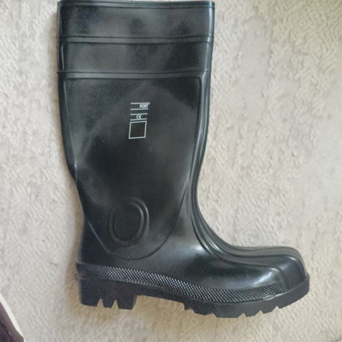 Продам сапоги резиновые