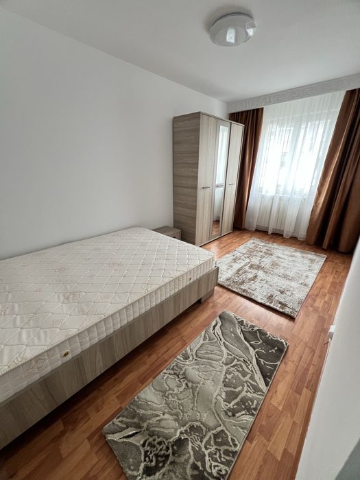Ofer spre inchiriere apartament cu 2 camere  pe termen lung