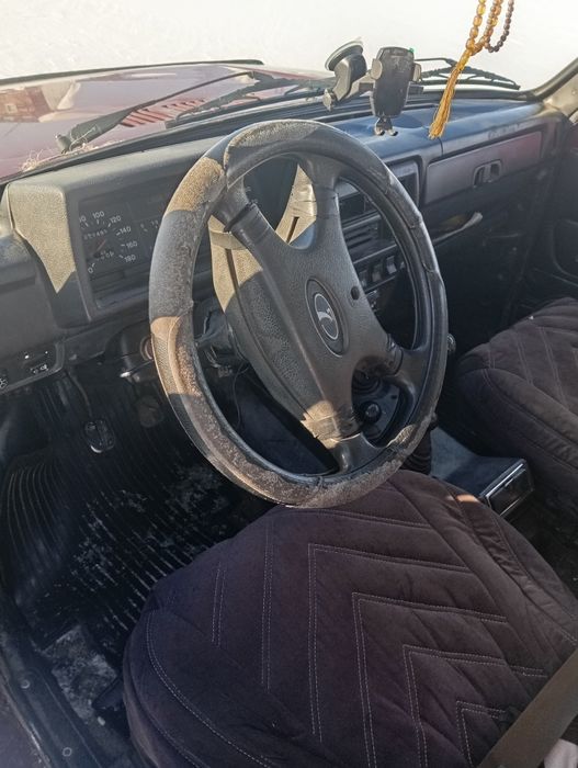 Нива. 2113 год 2001