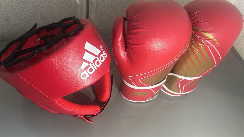 Шлем адидас, перчатки бокс