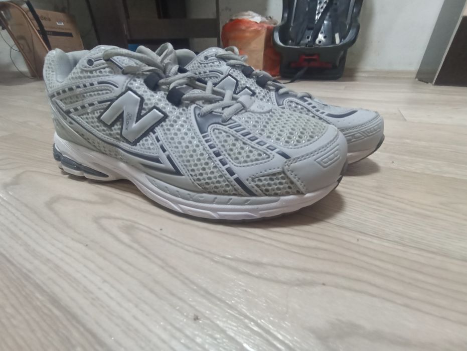 Продам кроссовки new balance 1906R