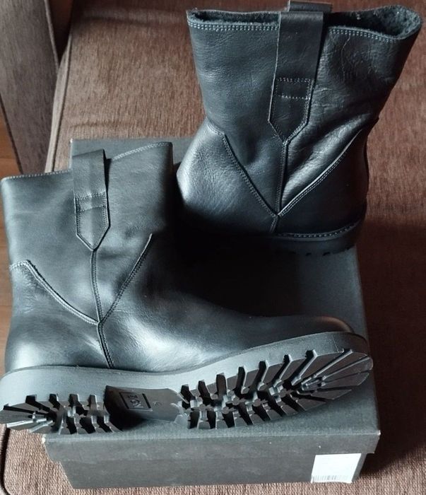 Ghete originale 100% din piele naturală și îmblănite, mărimea 42