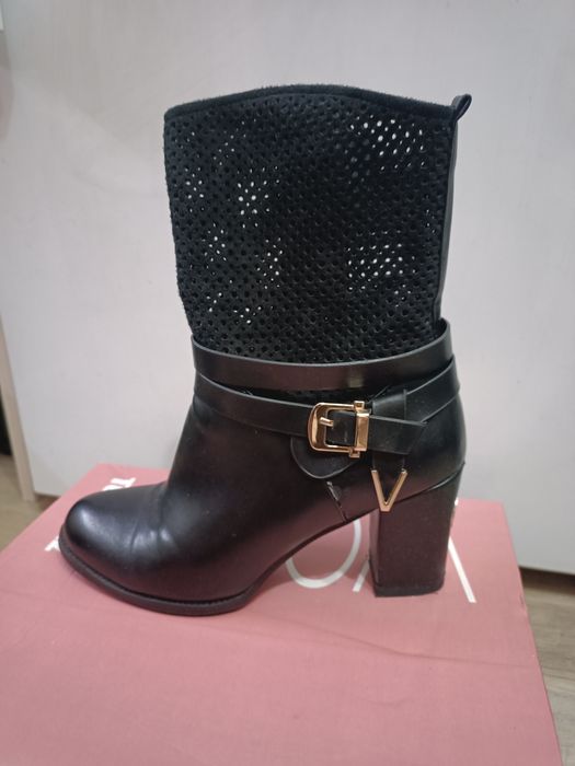 Дамски боти 38 номер два модела
