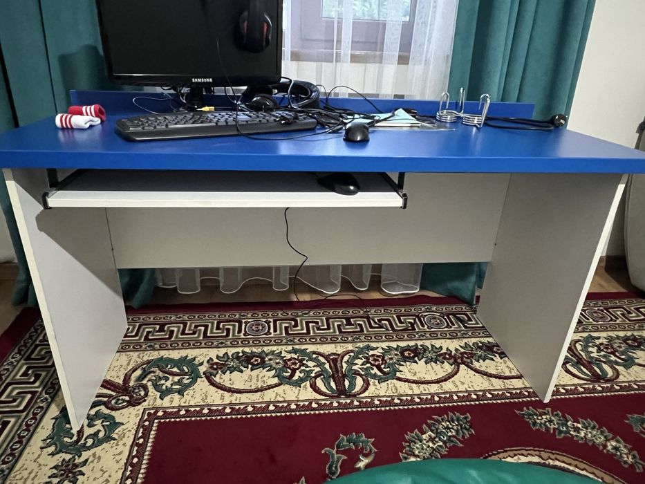 Компьютерный столик со стульчиком