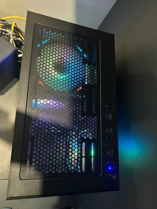 Компютър Ryzen 5 4500, 32gb ram, RX580 8gb