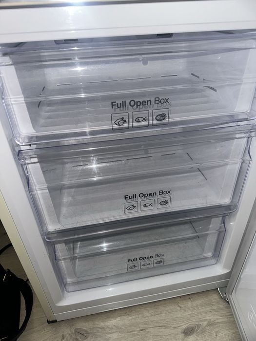 холодильник  Samsung в отличном состоянии