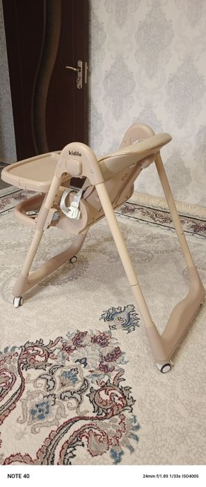 Обеддонный столик для малыша