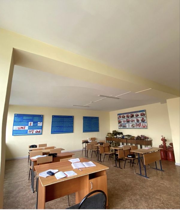 Стенды, парты, доски