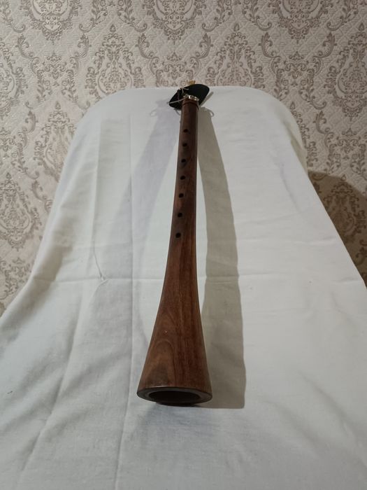 Surnay yaxshi holatda sotiladi