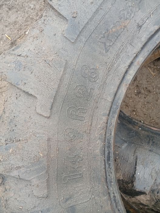 Disponibile doua cauciucuri